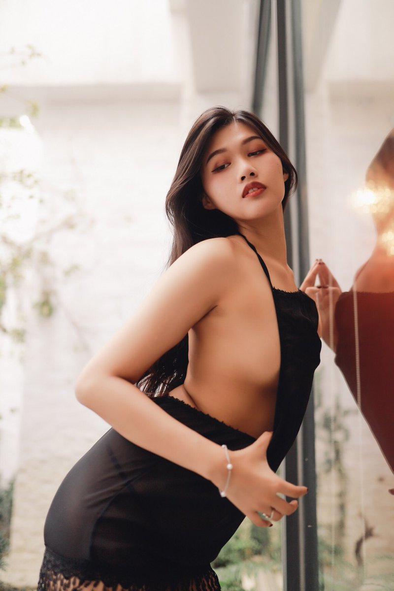 週末的深夜福利💋
福利攝JVID最新上架寫真！
本輯有性感洗浴服務～～～
Sod劇情不再是男人的夢想！
黃金泡泡浴女郎親自到你家服務❤️
如此性感的她在你眼前
請問單兵該如何處置她？
扯破她的送絲襪！
扒光她的性感睡衣！
好好在今晚疼愛她吧❤️ 
一起和夏琪菈共浴吧😘
傳送門-jvid.com/v/y15e0217