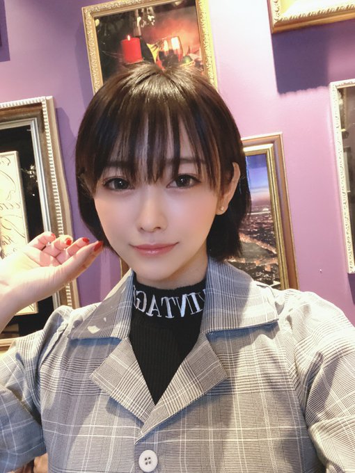 この間はじめてゆりあちゃんのお店遊びに行ったのー！ ぴっかぴかの店内でちょっと緊張したけど、久々会えて超楽しかった❤️ こういうとこ行ってみたかったんよ！ まなみんとゆまちん(めっちゃ後から来たから写ってない😂)もいて、プチ同窓会って感じだったー🥰<a href="/tag/%E3%83%92%E3%83%97%E3%83%8E%E3%82%B7%E3%82%B9%E3%83%9E%E3%82%A4%E3%82%AF"class="tags"><span>#ヒプノシスマイク</span></a>