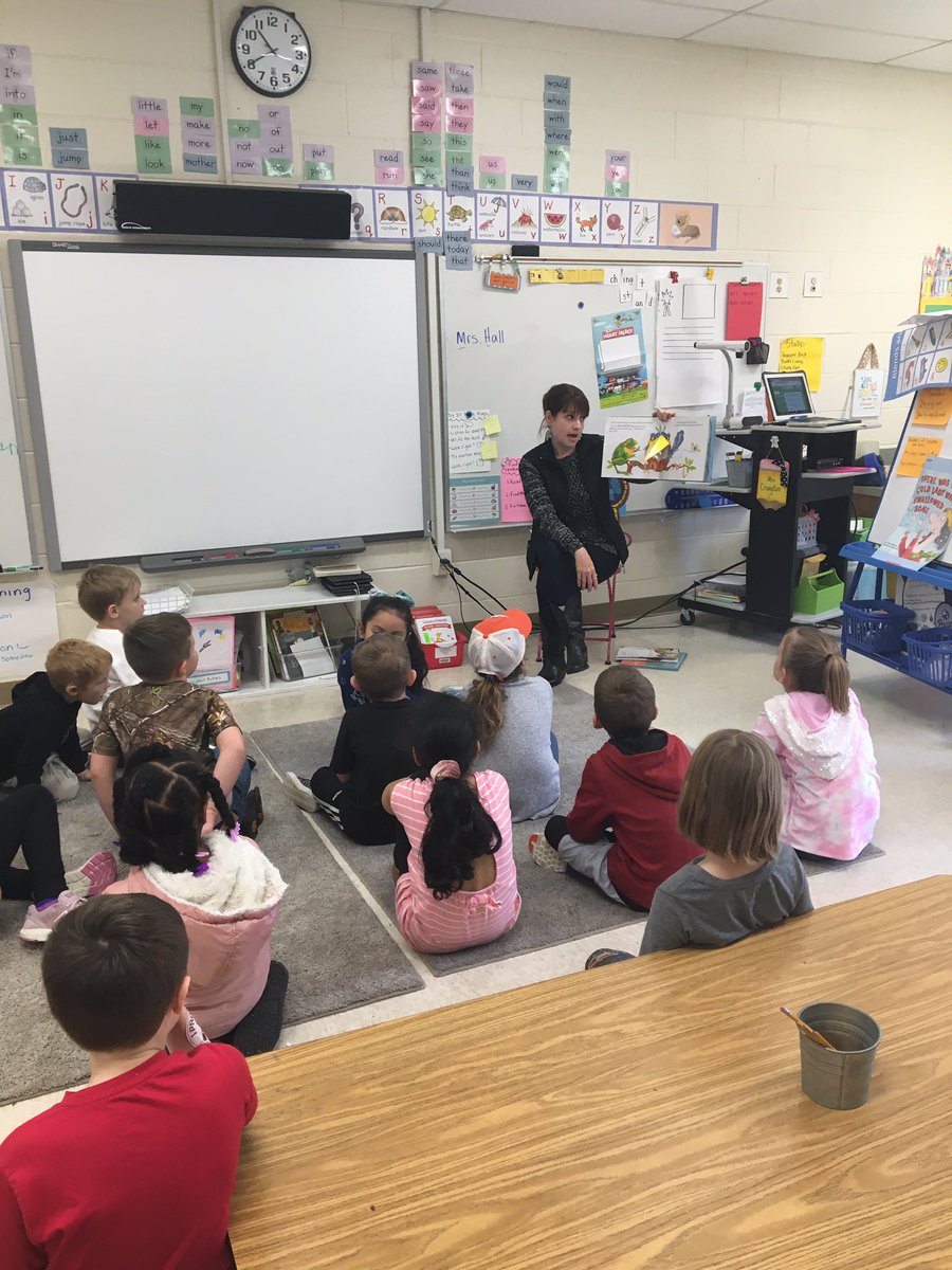 LiteracyStone's tweet photo. Happy World Read Aloud Day! #gilbertprimary #LexOneLiteracy https://t.co/xmNfV332Ca