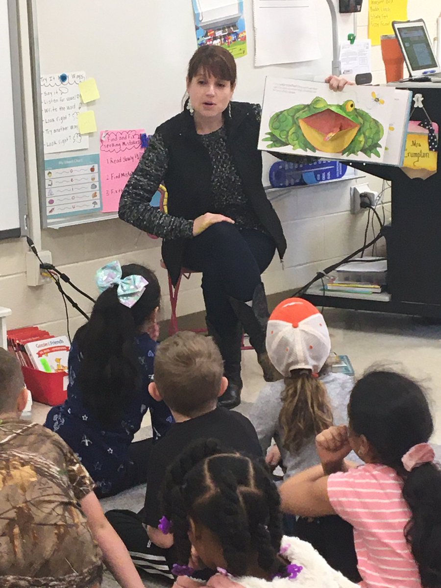 LiteracyStone's tweet photo. Happy World Read Aloud Day! #gilbertprimary #LexOneLiteracy https://t.co/xmNfV332Ca