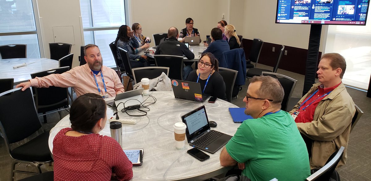 J_Bimmerle's tweet photo. Smashing of #solutioncircles #tcea session is sharing out all kinds of great options for stepping up of. Reflection time, blended styles sessions, teachers teaching teachers, are just a few components that continue to be discussed. How do you smash traditional pd? #notattcea https://t.co/UlLs1NYnvX