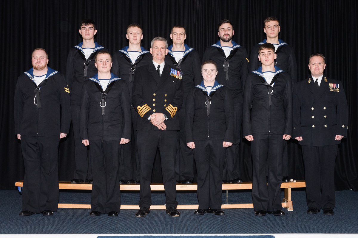 HMS_Collingwood's tweet photo. #apprentice graduations continue at pace @HMS_Collingwood. Every week is #NAW2020 Go #Further @RoyalNavy #EngineersOnAmission @RNJobsUK for your fantastic opportunities.... #Secure #HarryWeekenders #FlashUpTheQuatroKnocker https://t.co/oAX2HDqp1O