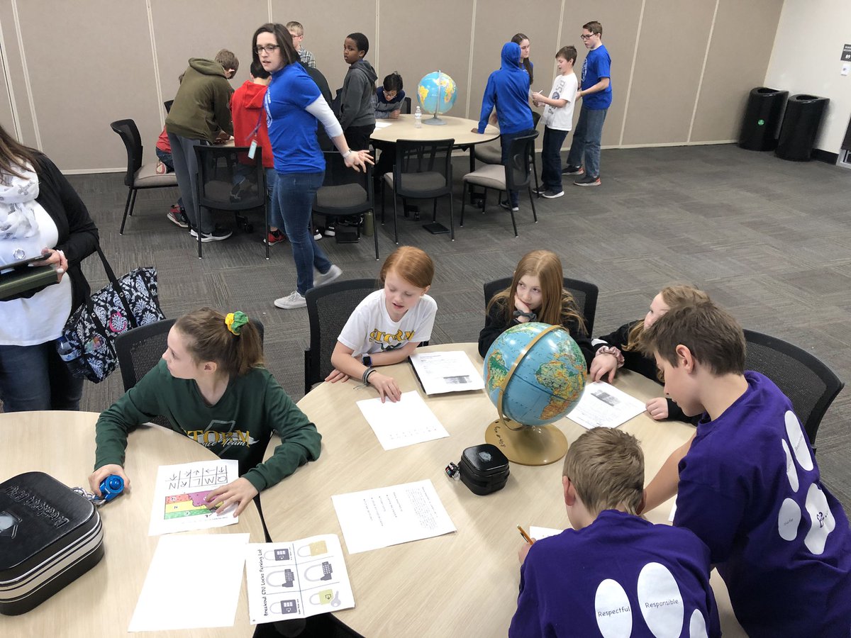 euteneuer3's tweet photo. PV students having a blast working on a Breakout box with ss from Avon, Sartell and St Cloud! ❤️ #StudentPoweredCknference @StorminatPV https://t.co/eU3GUILSnv