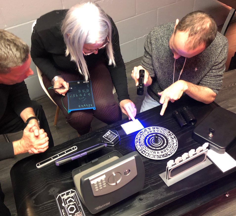 BrightonScience's tweet photo. Do you love puzzles? Do you enjoy smashing your way through immersive escape rooms? GOOD NEWS! ⁠
⁠
The team behind Brighton's leading escape room Bewilder Box have created a mini escape room in a box. The clock is ticking....

#Escaperoom #Brightonscience #HandsOnHalfTerm https://t.co/aP16TeGUyz