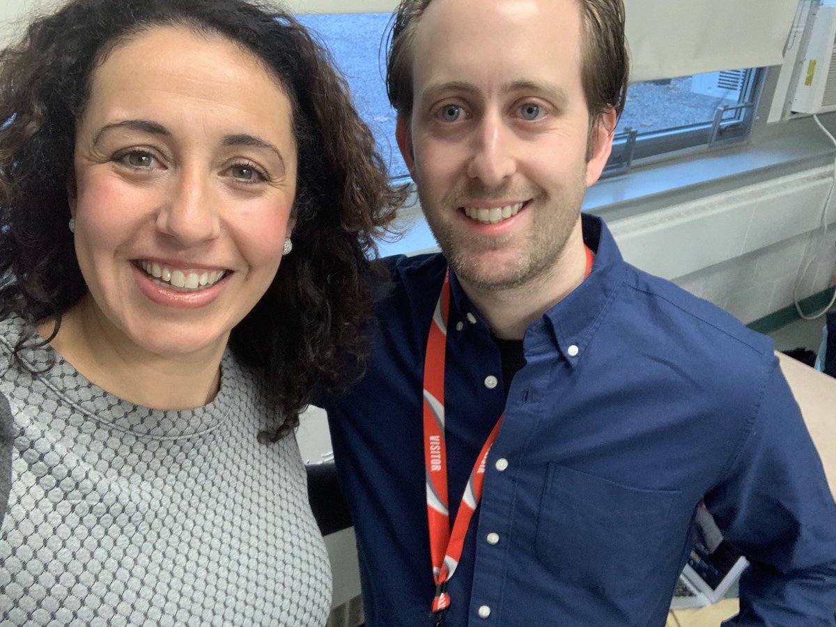 VMattPVRHSD's tweet photo. Feeling the #PVHSpride as I welcome my former student who has turned his love of writing and reading into his career as a sports writer and editor!! So proud of ⁦@Brad_kallet⁩ —thank you for sharing your expertise and experience with our students today!! https://t.co/pPzJVSooFS