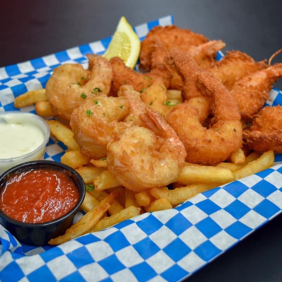 chumsshrimp's tweet photo. It’s Friday! No need to cook, let us do it for you! Time to get your Fish on! Try our 3 combination plate today. 🦐🍤🐟🍟 #chumsshrimp #eastdundee #westdundee #carpentersville #algonquin #elgin #shrimpshack #shrimp #surfnoturf #cod #fishfryfriday https://t.co/H6WBfDtYfq
