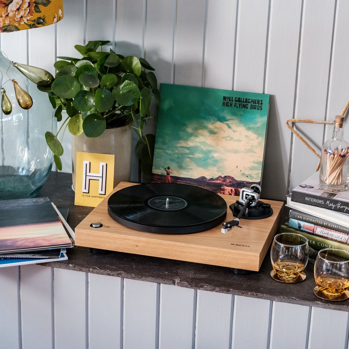 RobertsRadioUK's tweet photo. What record would you throw on to set the Friday vibes? Old-school or New-school, the RT100 Turntable will have you listening in style. #RT100 #RobertsRadio #Roberts #Radio #Vinyl #RecordPlayer #AudioIsEverything https://t.co/v63xVTYLBR