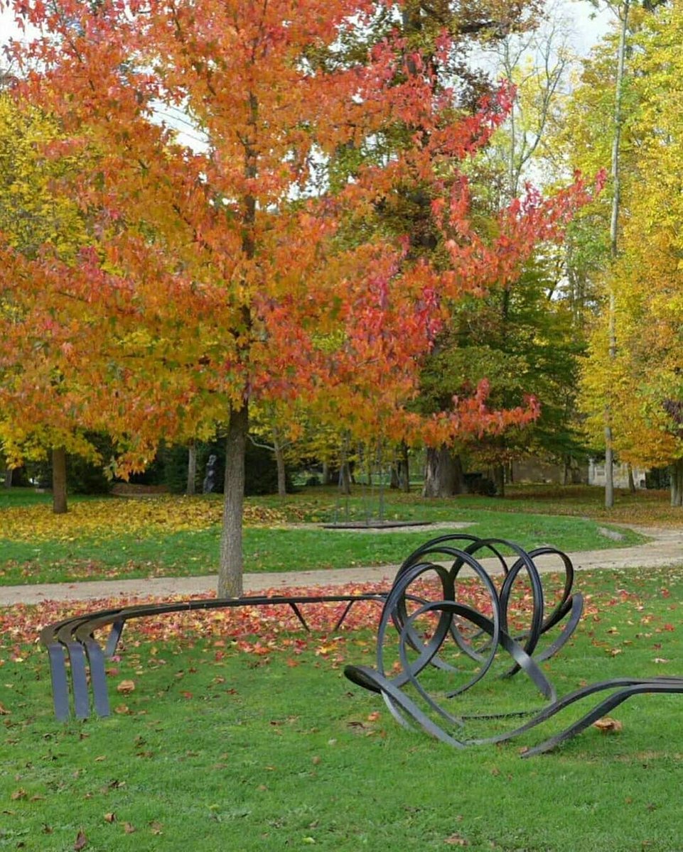 ifillhomes's tweet photo. These 6 benches are inspired by spaghetti. What is your favorite one? Swipe left to see all versions!
.
A work by pabloreinosoofficial, a Franco-Argentinian sculptor who created his first sculpture at thirteen and his first bench-sculpture at fifteen. https://t.co/BpZnVc8JWH