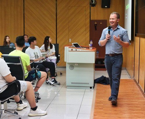 This great social entrepreneur is now teaching others how to become #changemakers. Tune in to this episode, one of my ten final episodes!

@alexbudak @berkeleyhaas

#socent #devtalk #final50 <a href="/devindthorpe/">Devin D. Thorpe</a> 

bit.ly/34T6I14