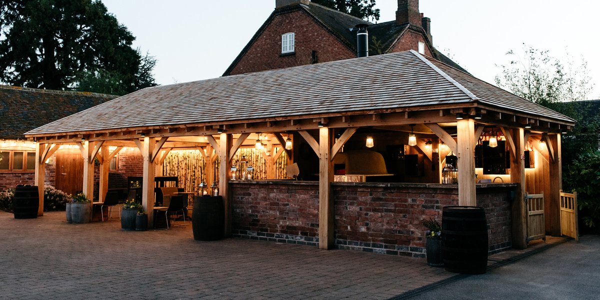 MytheBarnEvents's tweet photo. We're thinking about mild spring evenings with delicious food cooked in our outdoor kitchen today...🍕
The perfect way to relax after a busy conference or convention.
📸 Chris Seddon Photography
#spring #conferencesandevents #food #eventprofsuk https://t.co/L2fUS5ZSff