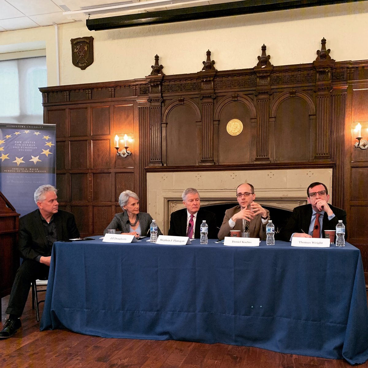 EuropaSaxa's tweet photo. 𝐵𝓇𝒶𝓋𝑒 𝒩𝑒𝓌 𝒲𝑜𝓇𝓁𝒹: We have an EXCELLENT group of distinguished practitioners on this morning’s expert panel! 🤓🇪🇺 #TAPS2020 https://t.co/f127MD0Ck0