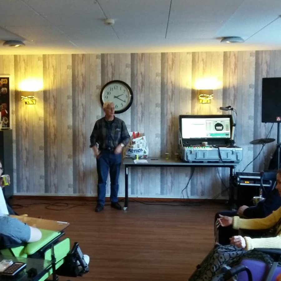 PlusRadiotv tweet picture