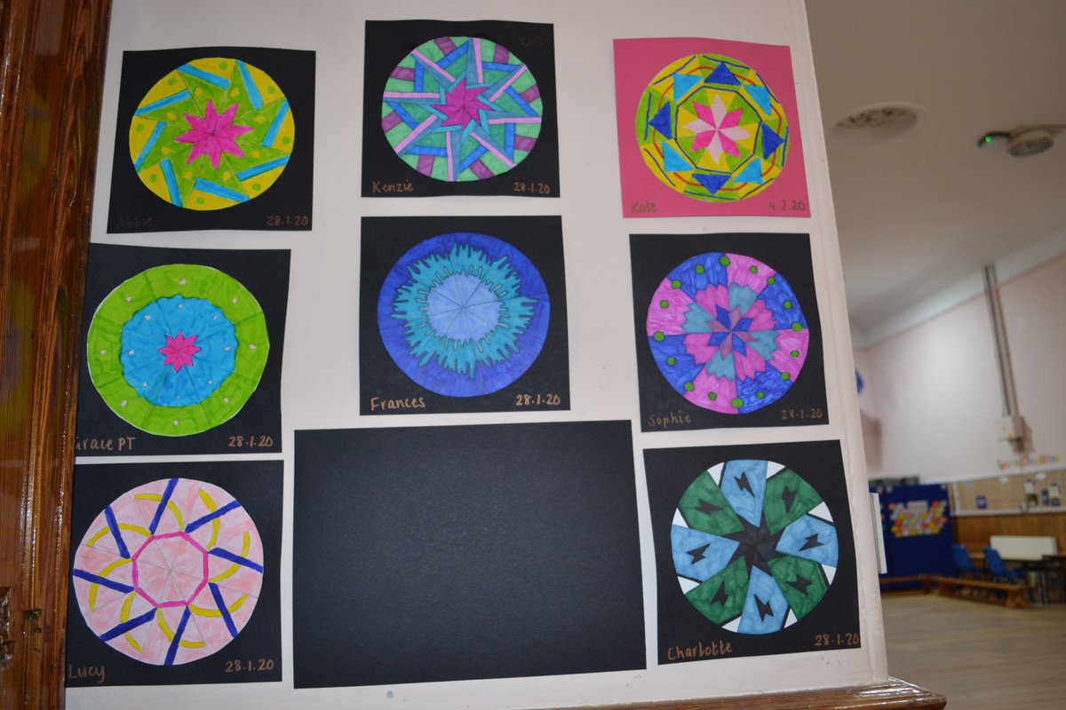 PittenweemPS's tweet photo. This term P5/6/7 have been using their symmetry skills in their art work. They used reflective symmetry to create their animal artwork and used rotational symmetry to create their own patterns. #mathsinart #scottishanimals #amazingpatterns https://t.co/tMG0JsowXQ