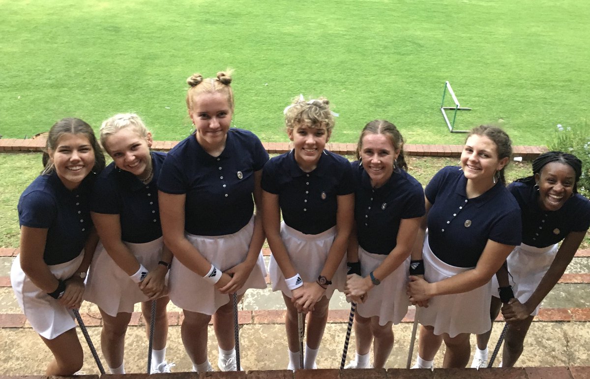 Tennis-inspired cheerleaders at athletics! ⁦<a href="/rogerfederer/">Roger Federer</a>⁩ ⁦<a href="/RafaelNadal/">Rafa Nadal</a>⁩ ⁦<a href="/Trevornoah/">Trevor Noah</a>⁩ @AfrikaanseHoërMeisieSkoolPretoria