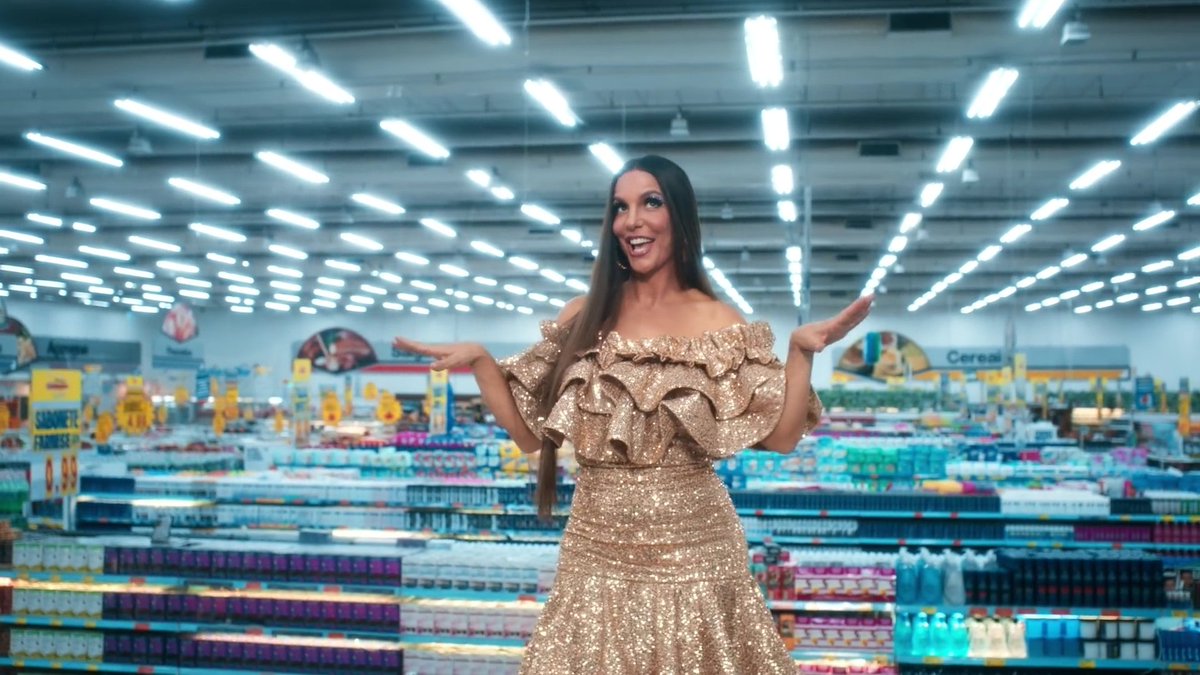 tiagotisan's tweet image. SENTI A MUSICA DO CARNAVAL! Pra mim é a melhor parceria e musica nacional de 2020 até agora. O timbre unico de voz da Ivete casou direitinho com o da Ludmilla scrr
A batida e esse clipe bem animado e descontraido??? Ta tudo perfeito, já quero em Olinda no domingo #PulandoNaPipoca
