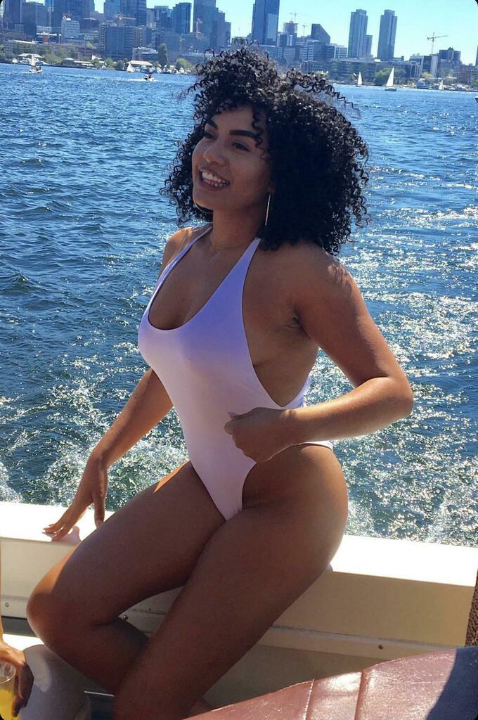 MisContMujeres's tweet photo. #Colombianas Sexy in white https://t.co/WTlxRtEDTb https://t.co/7DOHJWmoAS