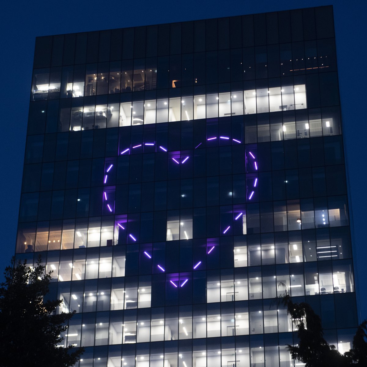 Spinningfields's tweet photo. From 10-16 February, the iconic #HeartofManchester will be back to pulse vibrant colours across the city skyline.

More Information: https://t.co/fVFsnNHpMd https://t.co/nK6C8yGBxr