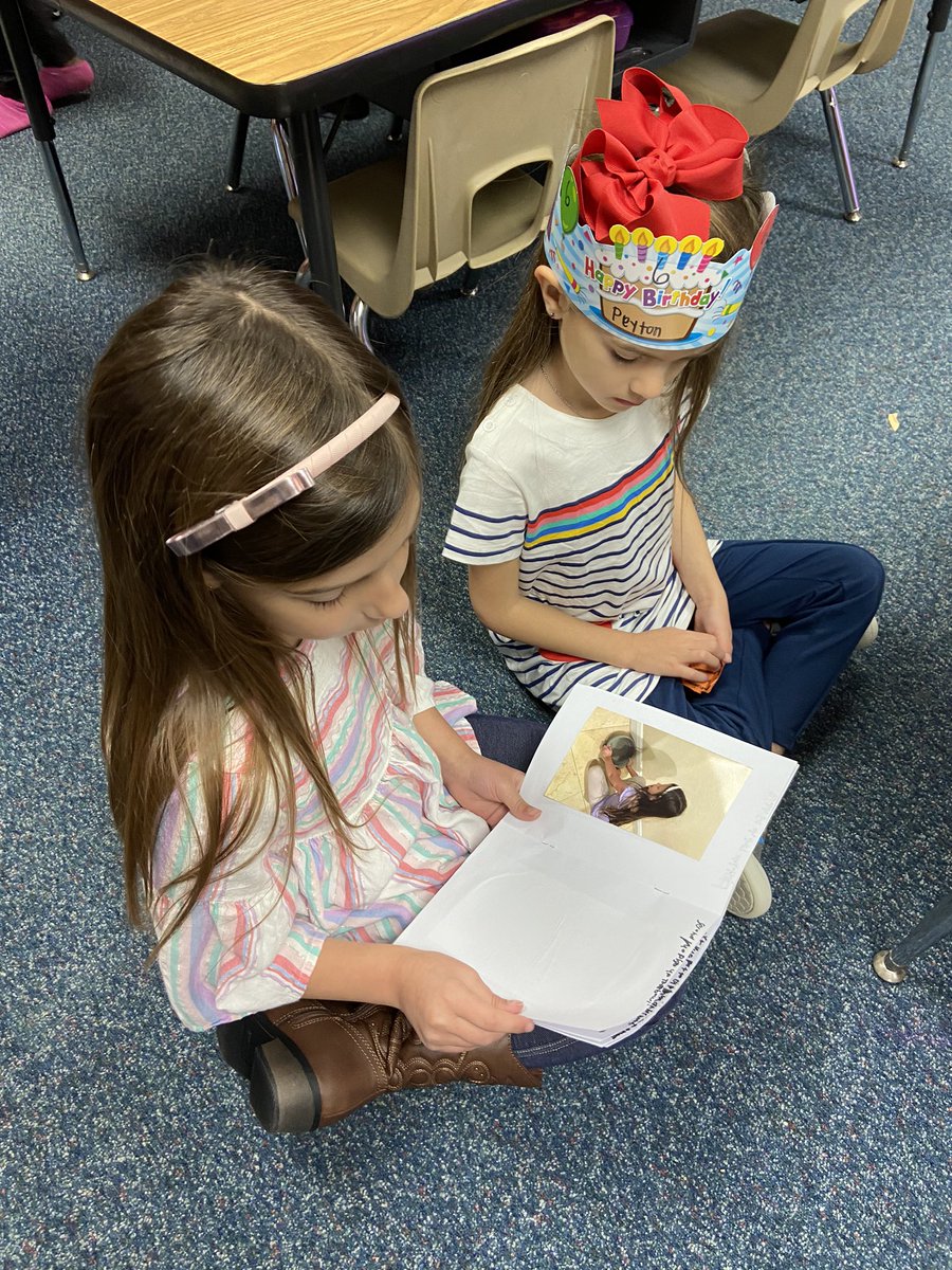 MrsNelsonFirst's tweet photo. Sharing our “How To” writing with some kindergarten friends! Thanks @mrsrossonkinder for letting them share their hard work! @RobisonES https://t.co/KyUBDPXn1O
