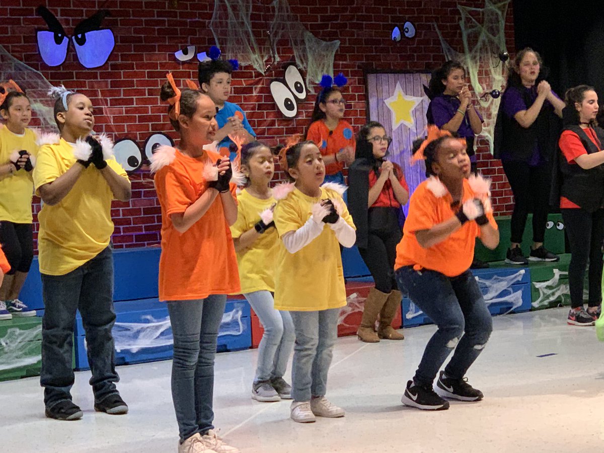 I experienced another fabulous production from our Gators of We Are Monsters!  Thank you <a href="/MissVanArts/">Kim VanArtsdalen</a> <a href="/Miss_L_Teaches/">Miss L</a> <a href="/meg_harris4/">Meg Harris</a> and <a href="/SingingGators/">Melinda Windsor</a> for continuing to bring performing arts into the lives of our students. So incredible and fun to watch. <a href="/GuilfordEle/">Guilford Elementary School</a>