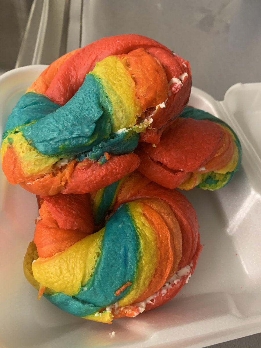 EaglesCulinary's tweet photo. Rainbow bagels 🥯 🌈 https://t.co/fp3PaLqGDN
