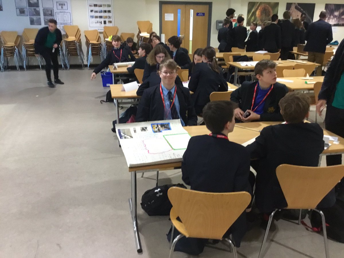 Well done to the flying start teams today. A great credit to the school. <a href="/CampdenSchool/">Chipping Campden School</a> @FlyingStartChal <a href="/SAFRAN/">Safran</a> #STEM