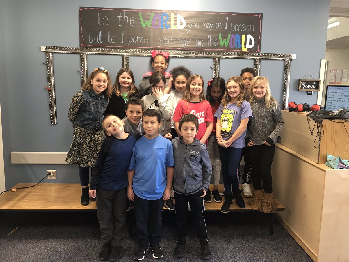 We are so excited to celebrate our friend! <a href="/MsPaultweets/">Lindsay Paul</a> #walstars #mymisd