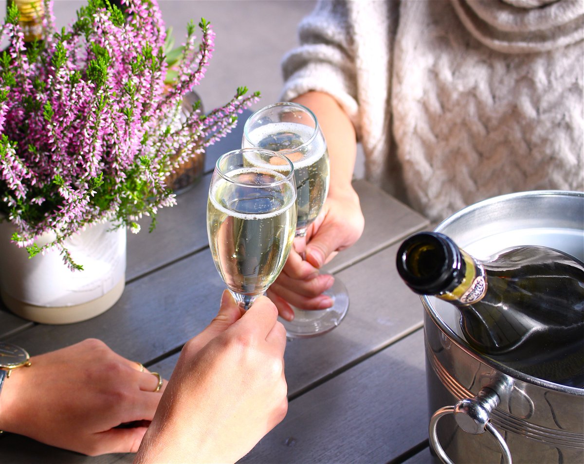 This Valentine’s Day, every couple (or pair) who books a table of two to dine with us at Strada Southbank or Strada Dockside will receive a complimentary glass of Prosecco each 🥂 #14thfebruary