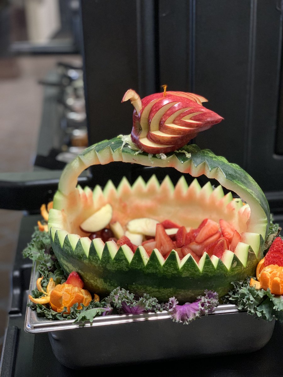 ScenicHills_CC's tweet photo. Our chefs are so talented! Who would not want to eat there fruits and veggies with a masterpiece like this. #finedining #trilogyliving https://t.co/3nMZ60WMeh