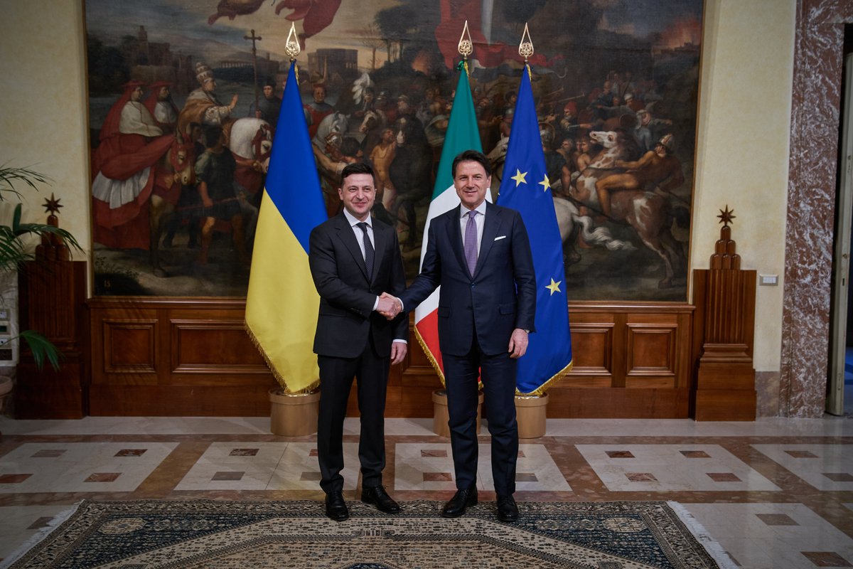 APUkraine's tweet photo. Під час візиту до Італійської Республіки Президент України Володимир Зеленський провів зустріч з Прем’єр-міністром Італії Джузеппе Конте.

Детальніше: https://t.co/5R2wnRbCbL https://t.co/ZLAikwCi15