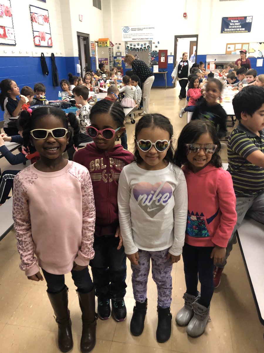 Having so much fun on sunglasses day! 😎 #sssct
