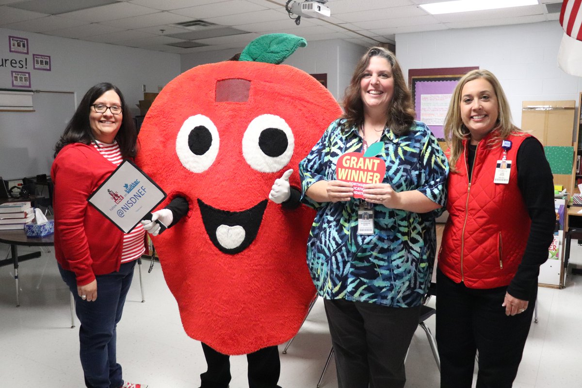 NISD's tweet photo. #NISDLegends- it's a fantastic Friday across NISD thanks to the @nisdnef Grant Patrol! They're visiting 23 schools and awarding more than $100,000 in grants today! Thank you NEF &amp; volunteers! 🍎🍎 https://t.co/4pfVEHbeuw