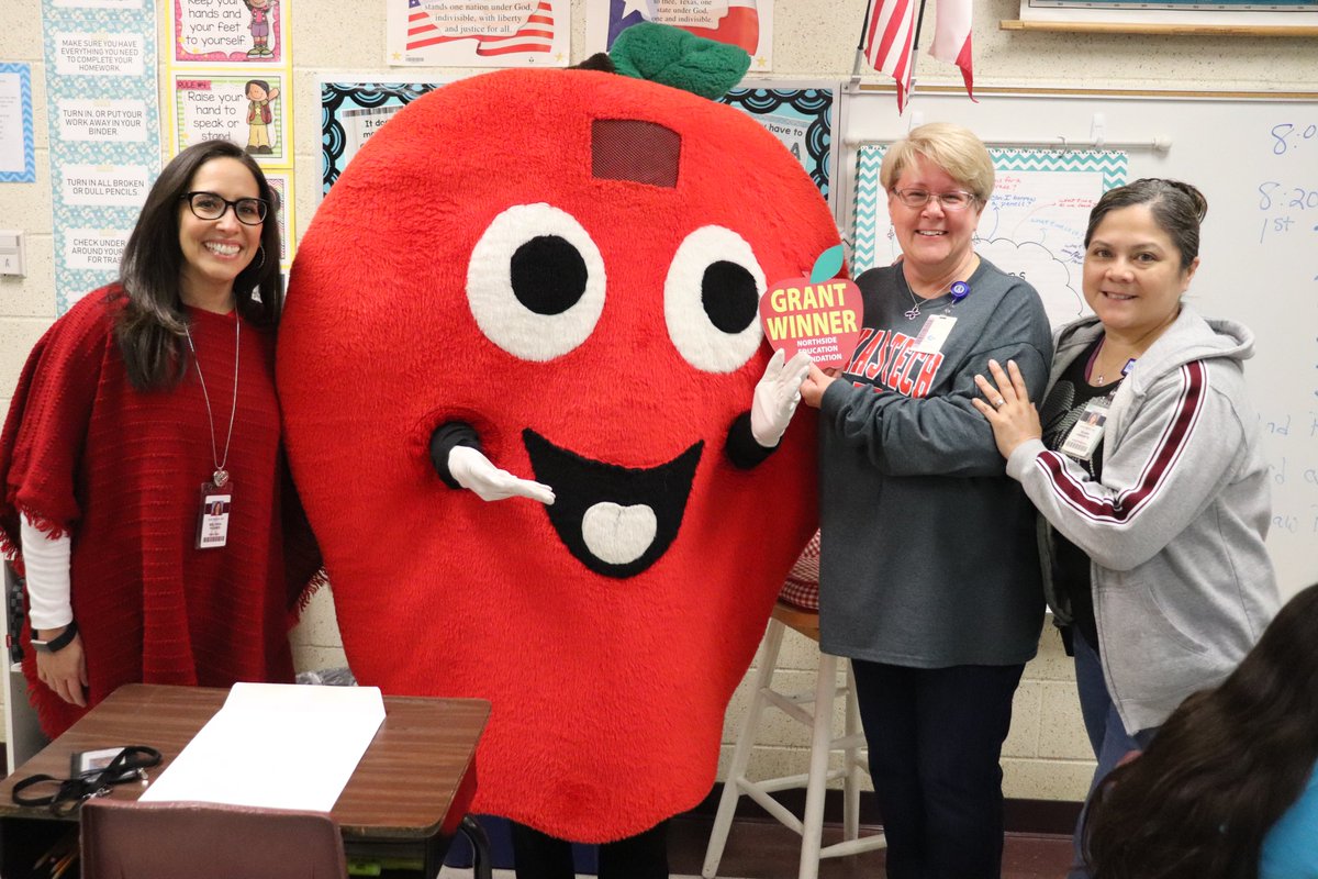 NISD's tweet photo. #NISDLegends- it's a fantastic Friday across NISD thanks to the @nisdnef Grant Patrol! They're visiting 23 schools and awarding more than $100,000 in grants today! Thank you NEF &amp; volunteers! 🍎🍎 https://t.co/4pfVEHbeuw