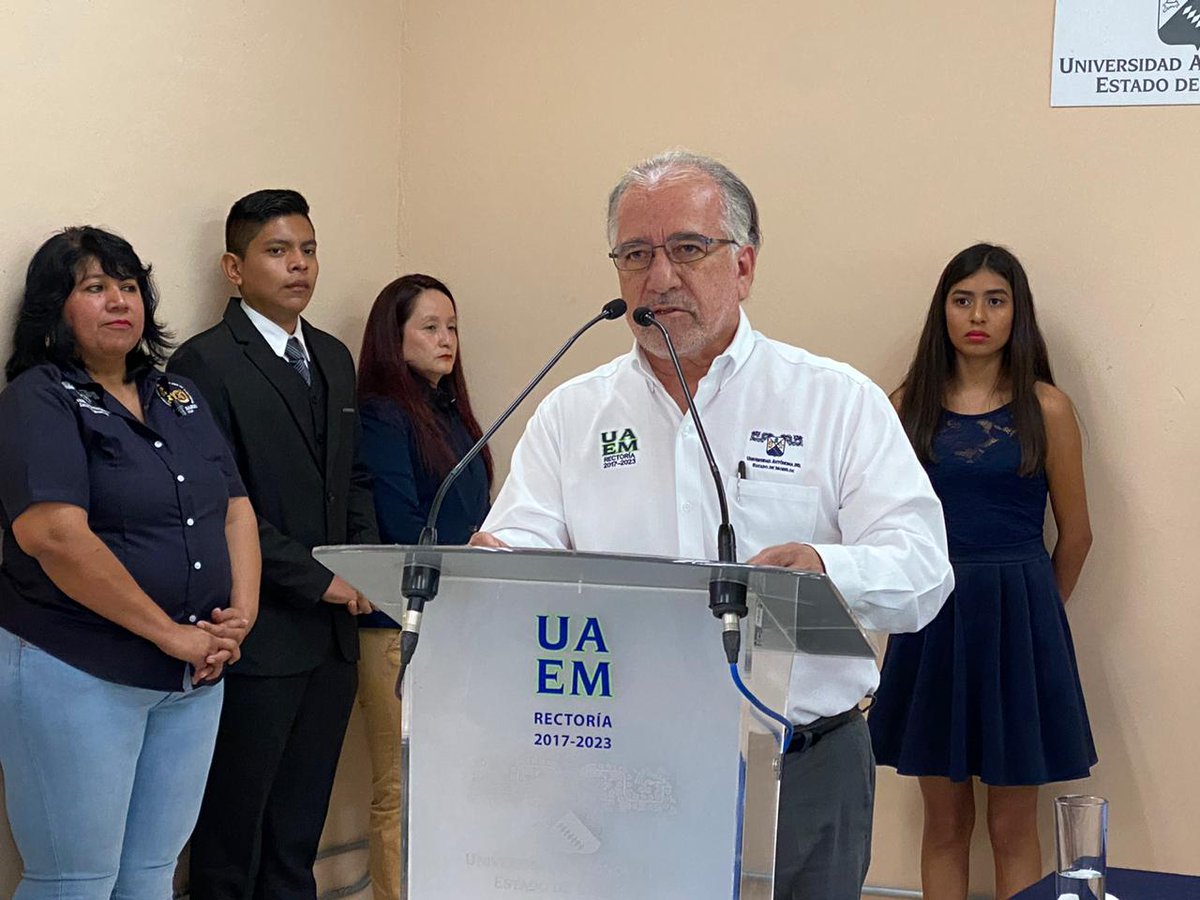prensauaem's tweet photo. Esta mañana el rector de la #UAEM Dr. Gustavo Urquiza Beltrán, encabeza la ceremonia de conmemoración del 50 Aniversario de la Preparatoria Número 6 de Tlaltizapán @uaemorelos https://t.co/Je4IMHIlST