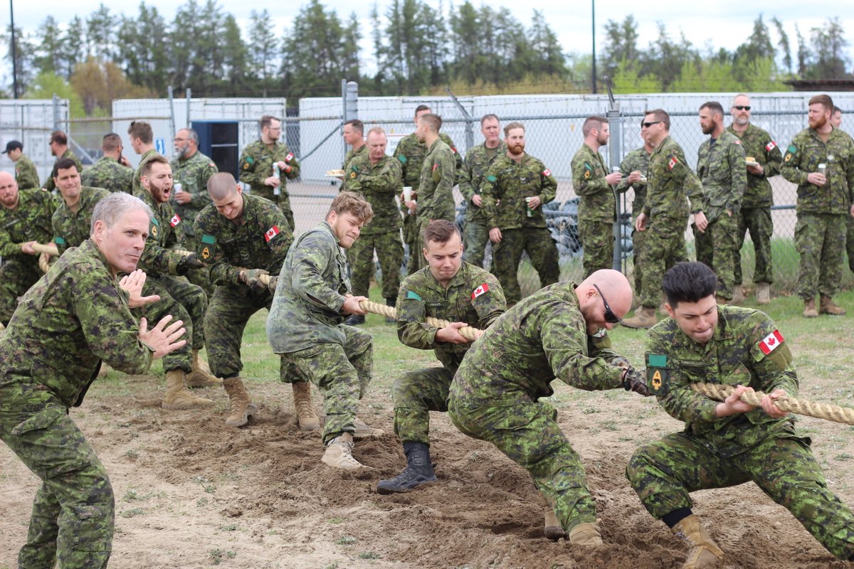 1stBnRCR's tweet photo. A friendly tug of war to celebrate #SoestDay, a regimental holiday to commemorate the relationship between #1RCR and the city.  #FlashbackFriday

#TheFirstToTheFight

#ProPatria 

#StrongProudReady #StrongSecureEngaged #CAF #MyCAF

#Military #Army #ArmyLife #ArmyStrong #Canada https://t.co/Im1JNn6bse