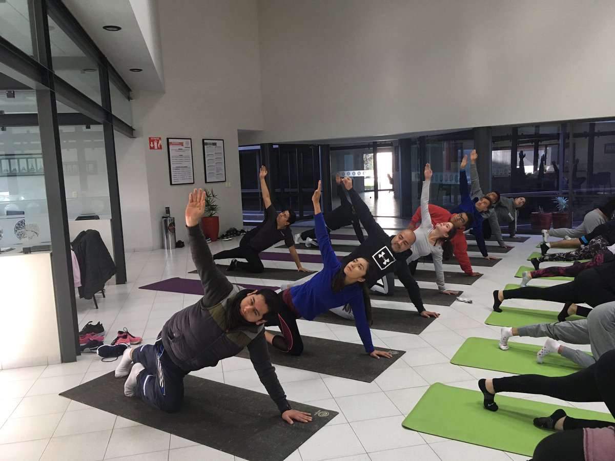 MatTemploo's tweet photo. Viernes, luego de una semana estresante y cierras el día con una clase de yoga. Empresa, comprometida con sus empleados para mantener su bienestar. #TemplooYogaMats #TemplooVibes #TemplooLove #SinEstresLaboral https://t.co/HPzlltts6j