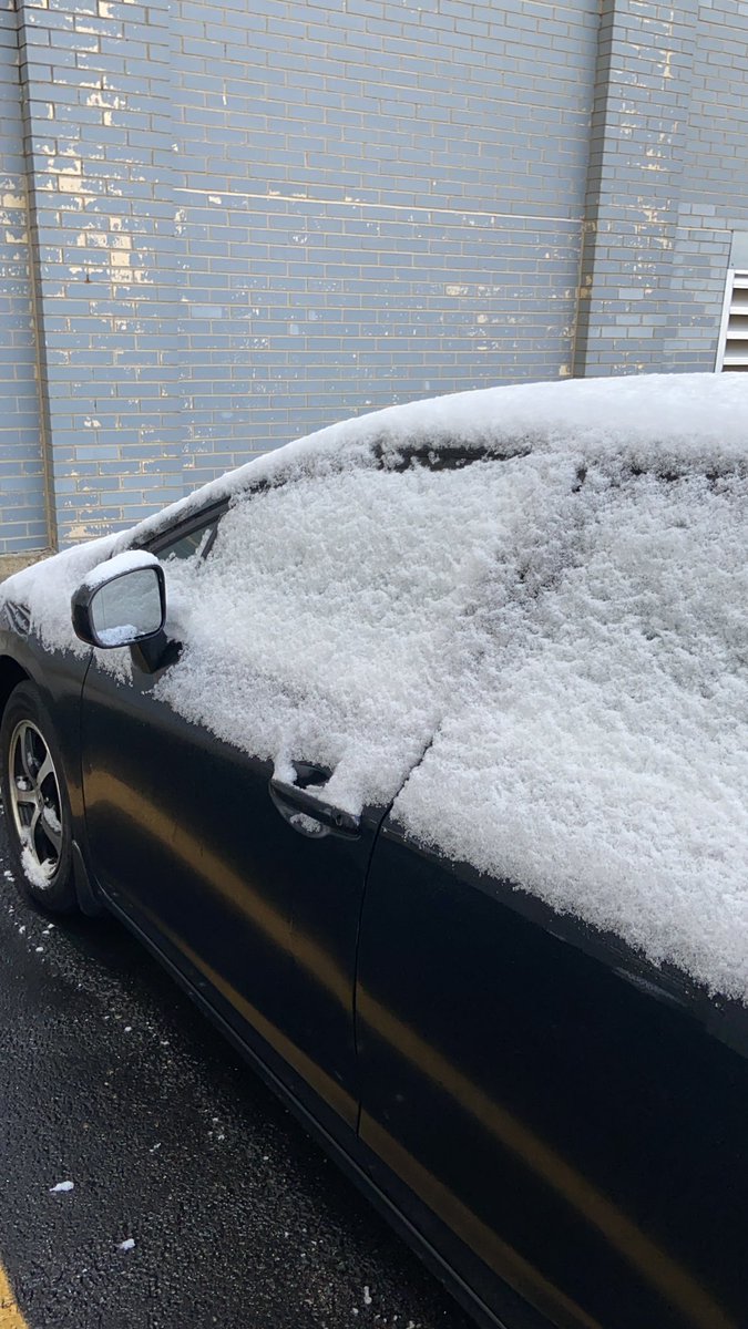 KirstieZontini's tweet image. Boooo! #snowproblems