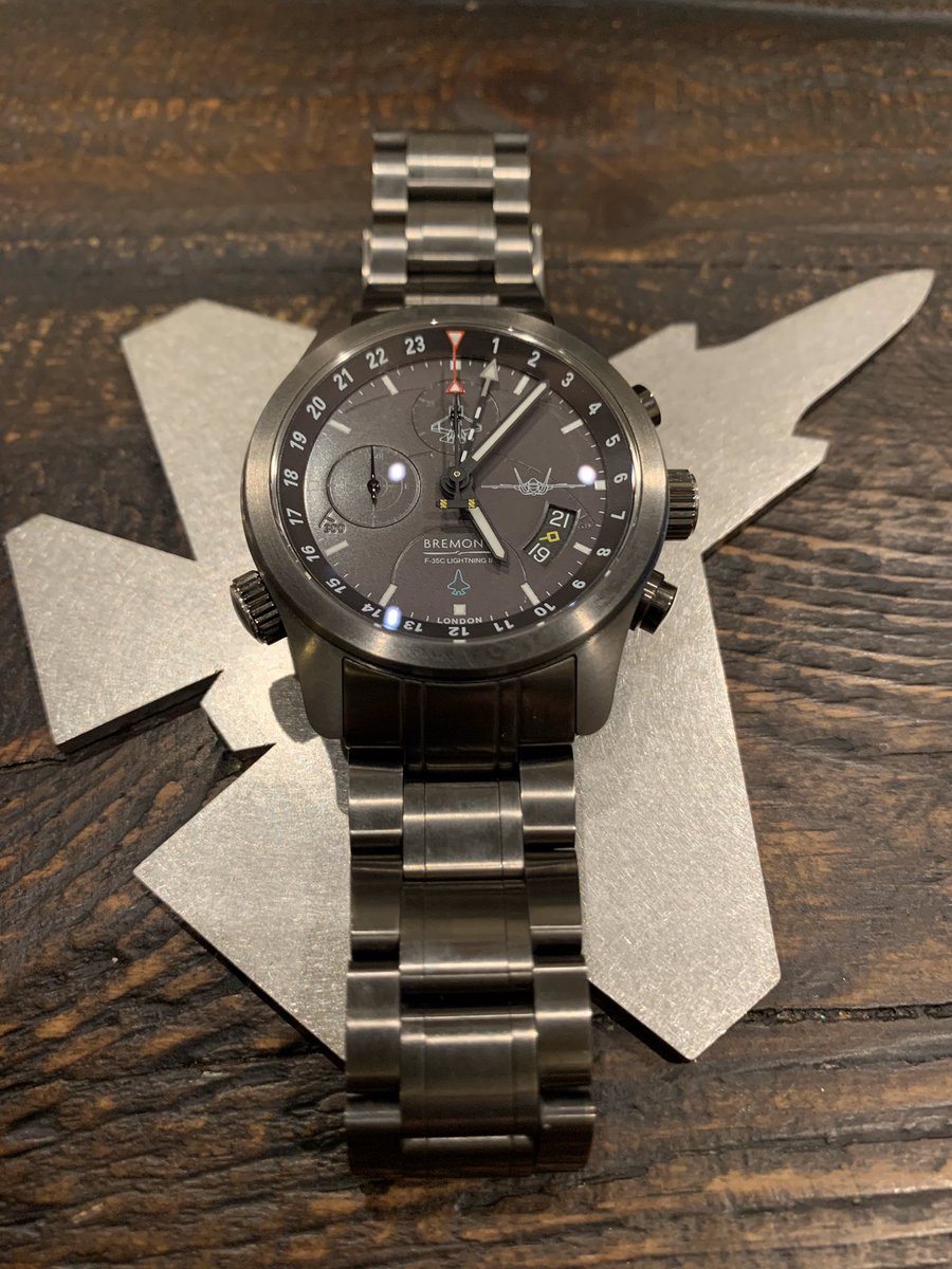BremontMilitary's tweet image. Fly the U.S. Navy’s F-35C? Then own the @Bremont! Thanks for the pics, Brady. Not a bad watch for a #FighterFriday. 😎 #F35C #LightningII