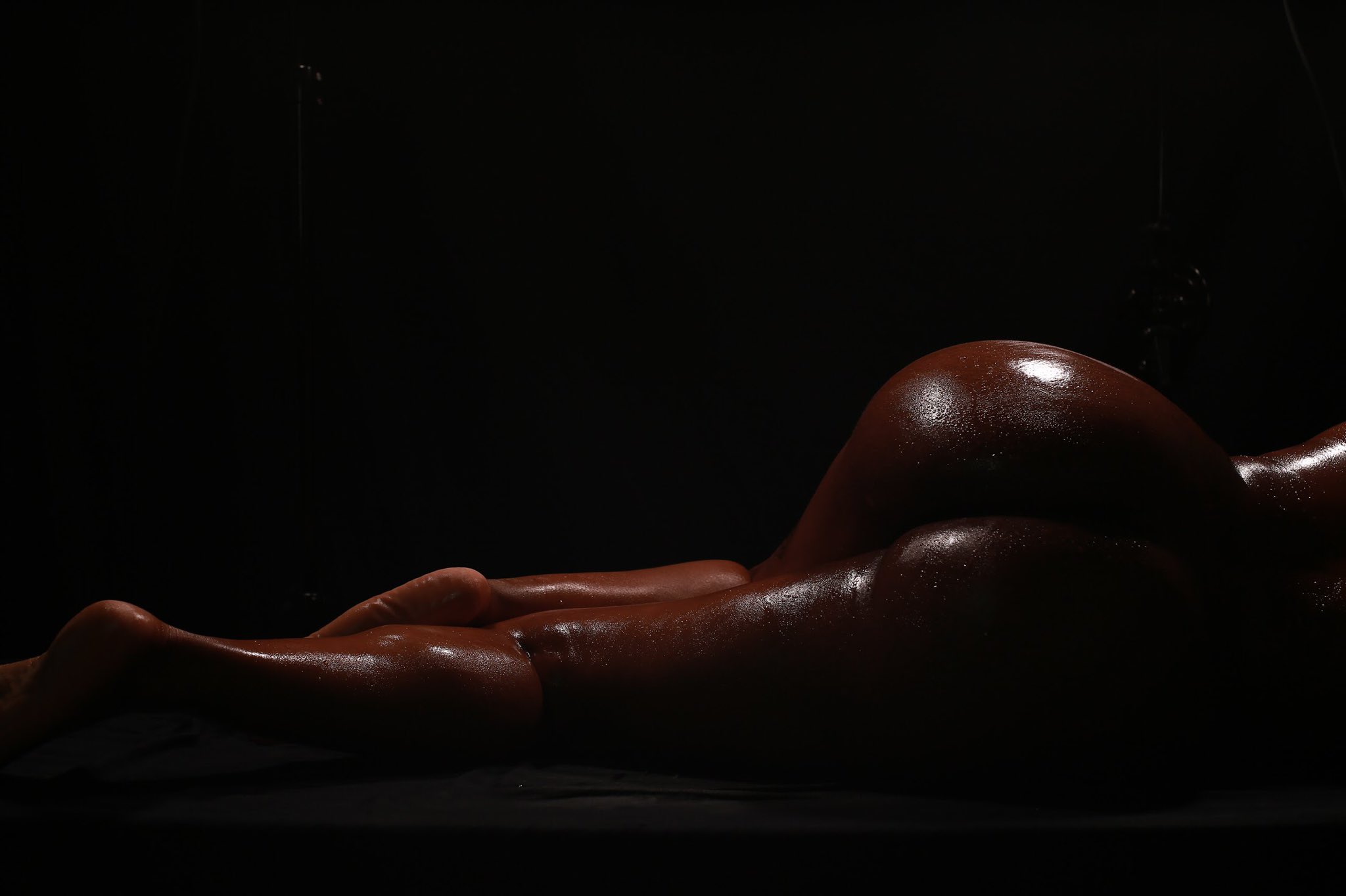 2 pic. “The Wet Series” https://t.co/hSKj7KqM1N https://t.co/hCeTj7kAwV