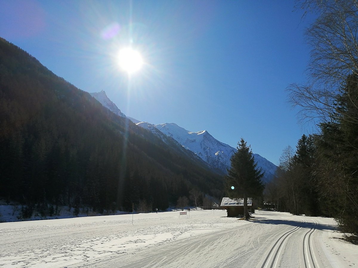 XperienceCham's tweet photo. Sunny weekend in Chamonix 😎Great weather for @chamonixworldcup 🎿🏆Good luck to all the competitors 🍀
#chamonix #kandaharworldcup #Kandahar #bluebird #suny #weekend #letsski #outdoors #explore #travel #frenchalps #alps #alpit #mountainlife #xcchamonix 👉 #yourchamonixexpert https://t.co/V07bXSAj4b
