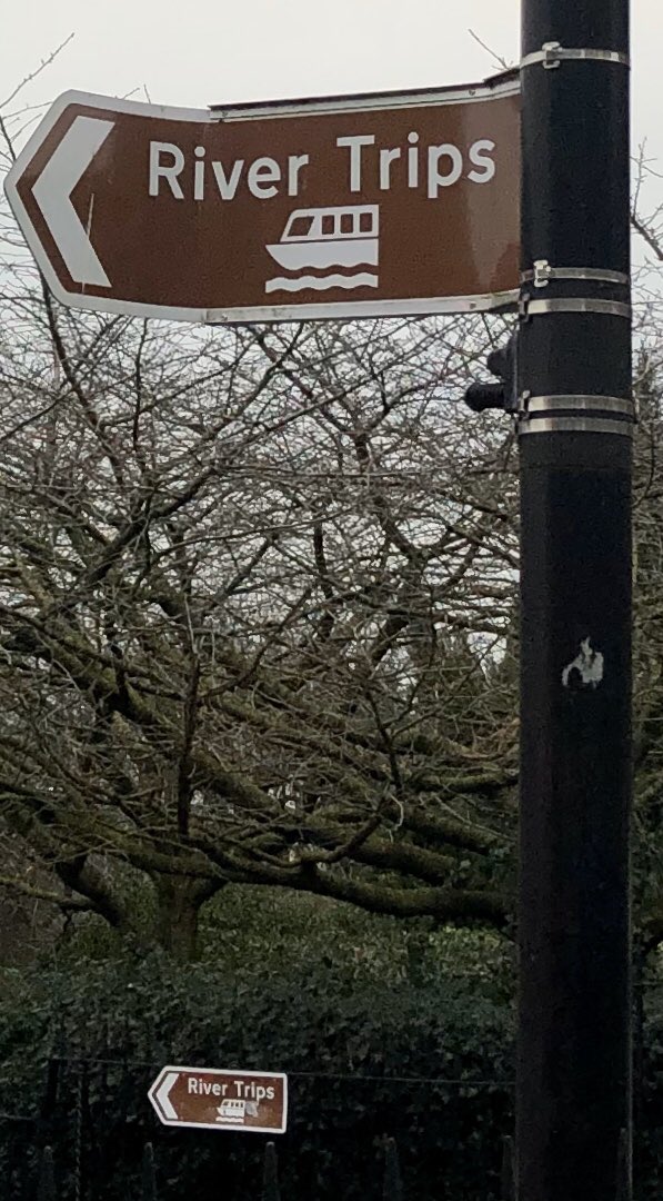 JiveMagnumPI's tweet photo. @ShitChester I’m confused, which way is the right way for a boat ride? https://t.co/ES2mOZ6buq