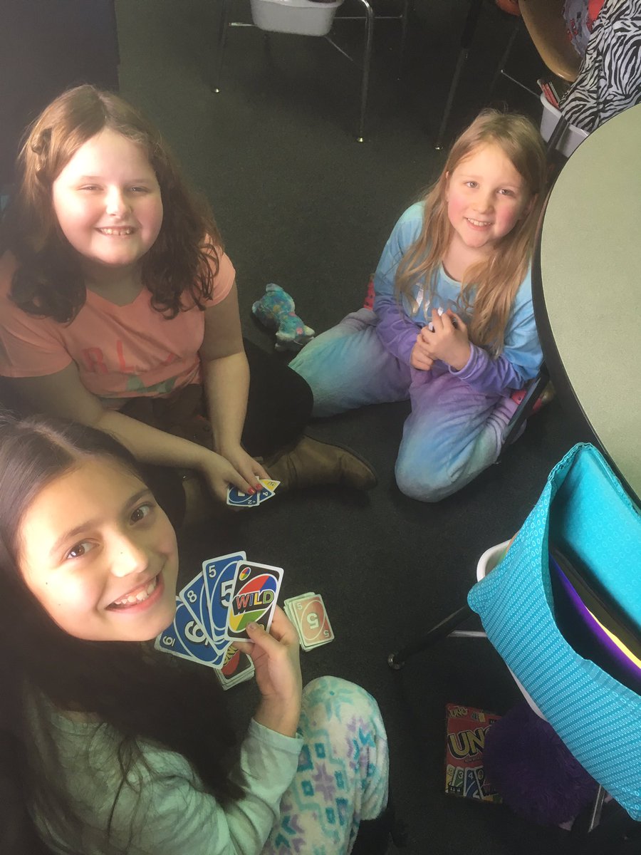 SandlinsSandlot's tweet photo. #100thDayOfSchool #100minutesfreechoice The kids came up with a schedule for the 100 minutes of free choice. https://t.co/Tg836UrDC3