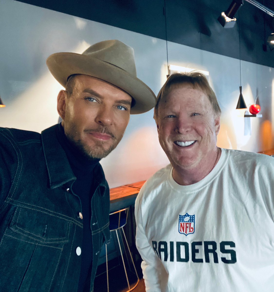 johnnykats's tweet photo. #WhoIsWhere: @mattgoss w/ @Raiders owner #MarkDavis this morning at #JetSuiteX lounge. #OnlyVegas https://t.co/xOtkyVgUfV