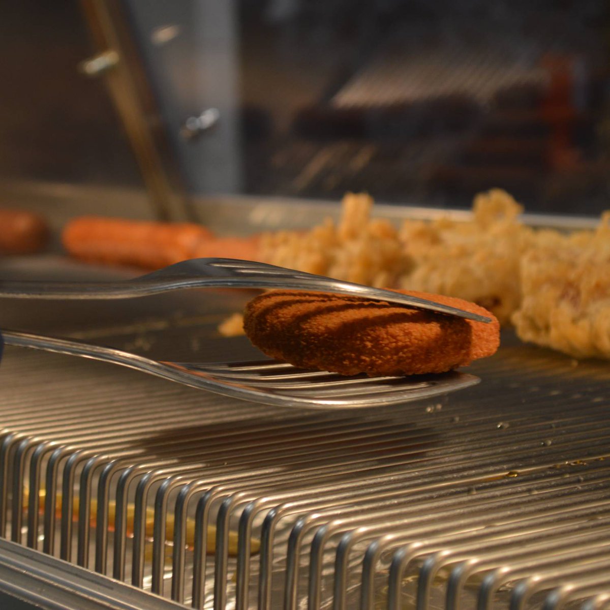 TheCodfatherAY's tweet photo. What's your favourite Friday treat? Try our beautifully crisp fish cakes, also included in our popular meal deals! https://t.co/hghGcRLcJ2