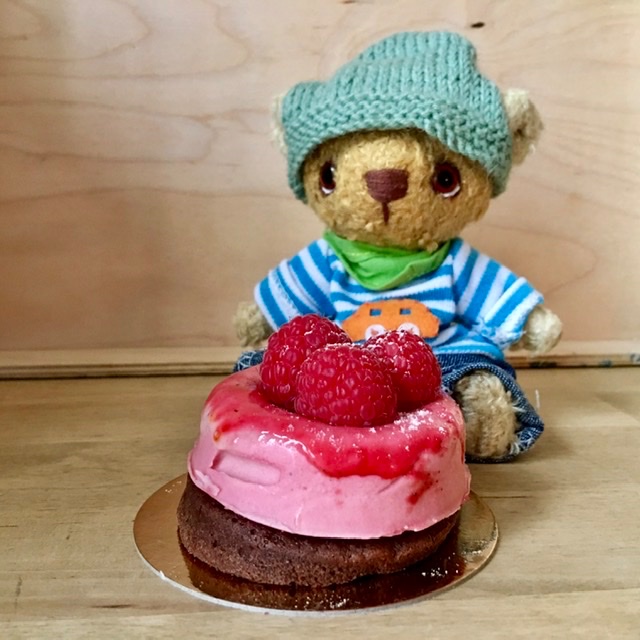 I made a birthday cake for my furend Felino <a href="/SammyFelino/">Sammy & Felino</a> who turns 11 today. Maybe I’ll spice it up with a little catnip. What do you think? #FurryTails #ToddysHug #TheRuffRiderz #TheAviators <a href="/TheHugHouse/">🧸🌻 Alfie 🌻 🧸</a> <a href="/PicklesBottom/">PicklesBottom 👑 #BelieveInTzuKingdom #BeKind 👑</a> <a href="/TourGuideTed/">🇺🇦TourGuideTed©🧸🏳️‍🌈🐦🇪🇺</a>