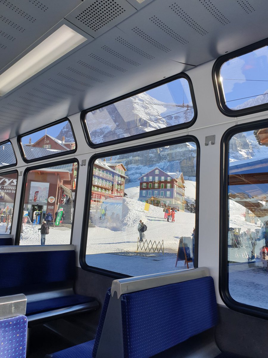 apbolton's tweet photo. #viewsfromatrain Grindelwald to Kleine Scheidegg on @Jungfraubahn_CH is absolutely stunning! https://t.co/3RO3W76tZy