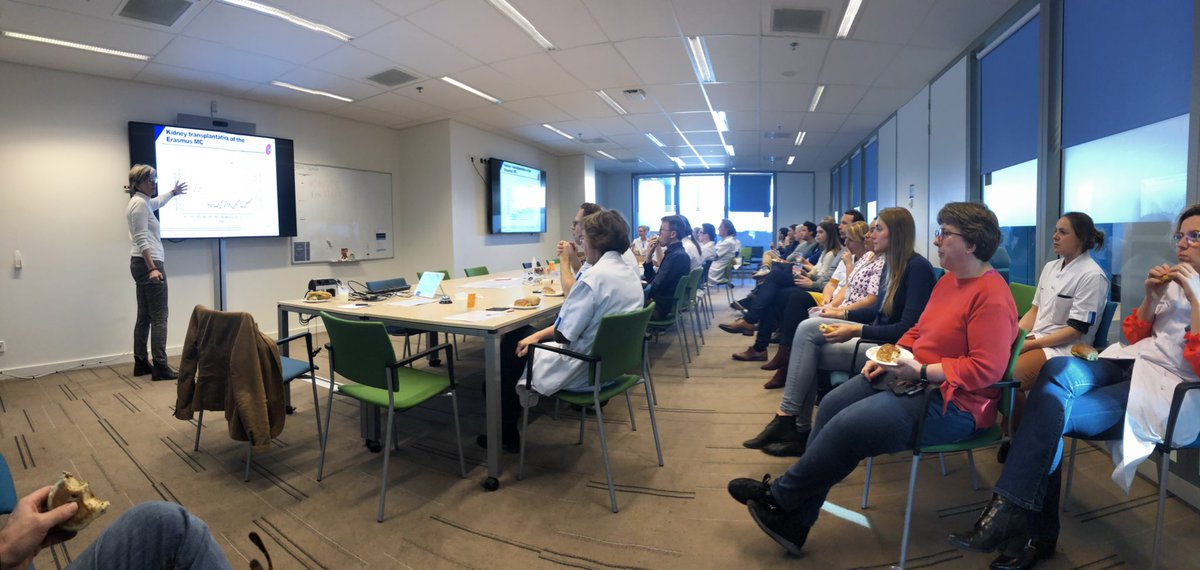 MirjamMoors's tweet photo. Carla Baan tijdens een drukbezochte lunchbespreking over rejectie en de rol van IL-21
#rotterdamtransplantgroup @BaanCarla @RotterdamTrans https://t.co/qhi9Kfuu8l