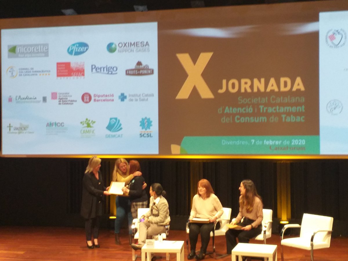 Cornejovalle's tweet photo. Marta Enriquez y @AnnaRiccobene enfermeras de @TobControlUnit de @ICOnoticies reciben premio a la mejor presentación en X Jornad @scattsocietat #SCATT2020 #SCATT https://t.co/YlacYf3YGg