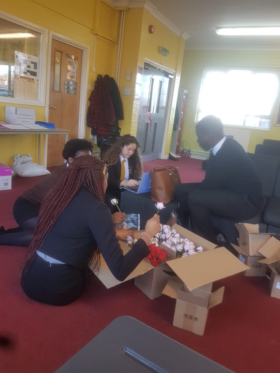 Love in in the air here at Townley ❤️ The team is working hard preparing roses to be delivered around the school 🌹to fundraise for our 2020 Leavers Ball. Spread the love! Let’s all #workkindly this Valentine’s Day ❤️🧡💛💚💙💜