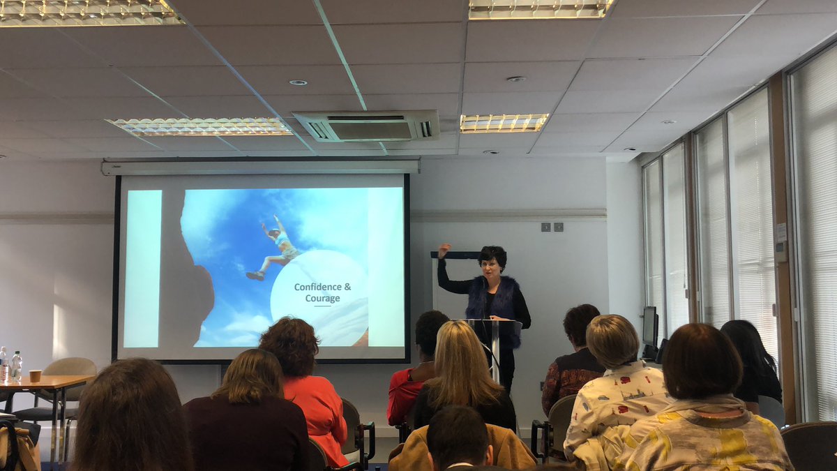 KimMoorhouse_EA's tweet photo. “confidence is an outcome when there are other things in place” - @MelYorksPA2016 speaking at the @EPAA_UK #BacktoBasics conference 

#executiveassistant #EAdevelopment #learningday https://t.co/2LsN2G84qS