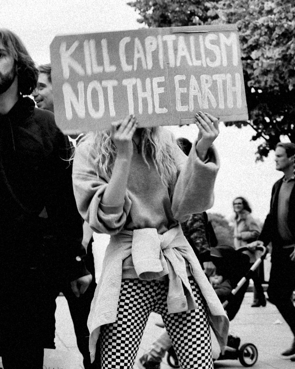 RoshanHami's tweet photo. #aniticapitalism https://t.co/MQtgMHi4Ux